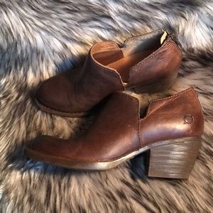Born ankle boot, brand new